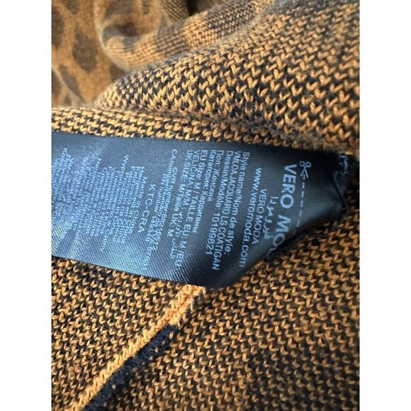 Vero Moda woman size, medium, black, and brown patterned cardigan - Picture 7 of 10